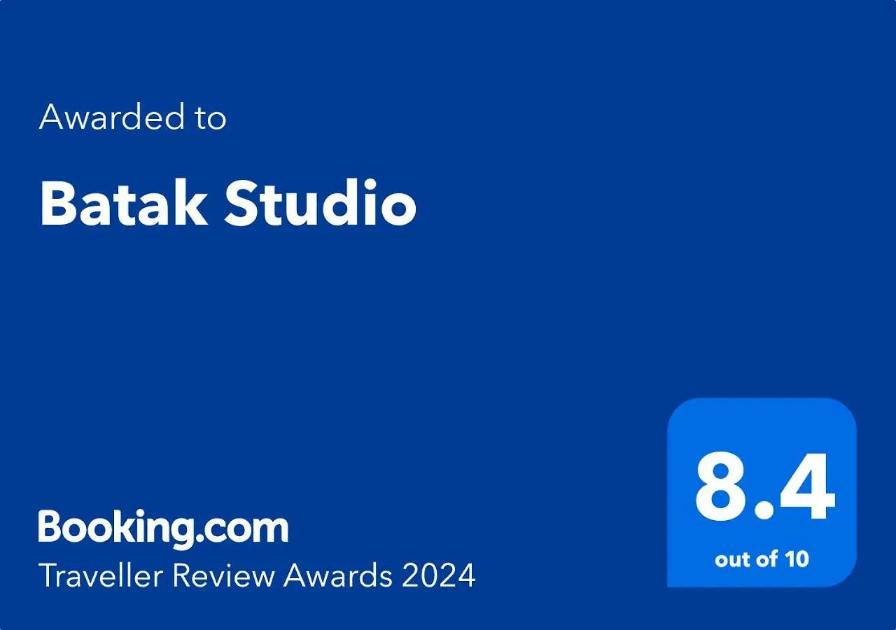 Batak Studio بورغاس 2*,